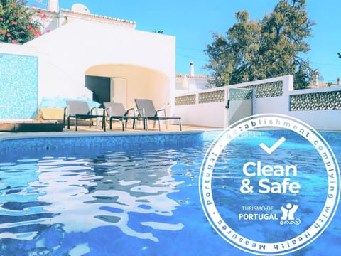 Property building, Patio, Swimming pool, Swimming pool