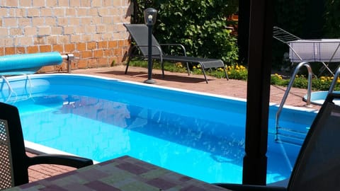 Text overlay, Pool view, Swimming pool, Swimming pool