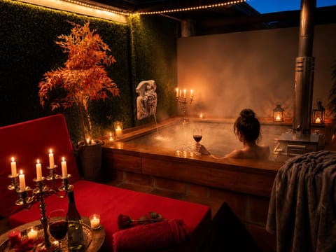 Night, Hot Tub