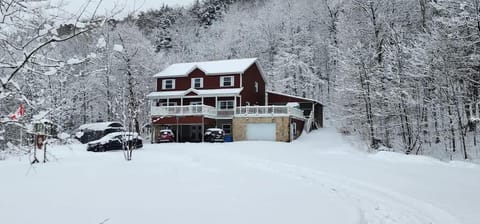 Gîte Le Trésor Caché Bed & Breakfast Bed and Breakfast in Gatineau
