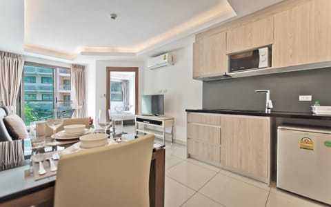 TV and multimedia, Balcony/Terrace, Kitchen or kitchenette, Living room