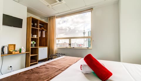 Bedroom, City view