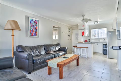 Kitchen or kitchenette, Seating area