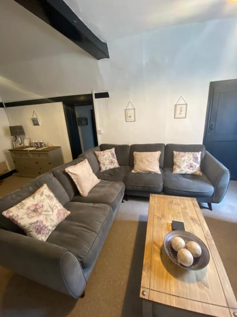 Charles I 16th century house Apartment in Newark-on-Trent