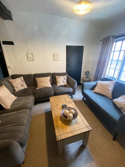 Charles I 16th century house Apartment in Newark-on-Trent