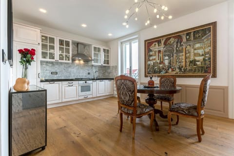 Kitchen or kitchenette, Other, Dining area