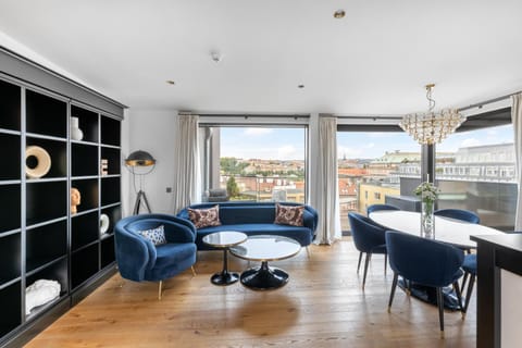 Living room, Landmark view