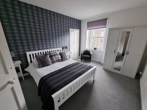 Bespoke Tours Scotland Accommodation @ Morrison Street Apartment in Edinburgh