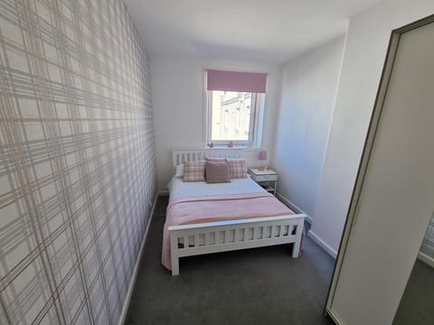 Bespoke Tours Scotland Accommodation @ Morrison Street Apartment in Edinburgh