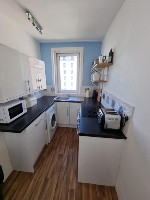 Bespoke Tours Scotland Accommodation @ Morrison Street Apartment in Edinburgh