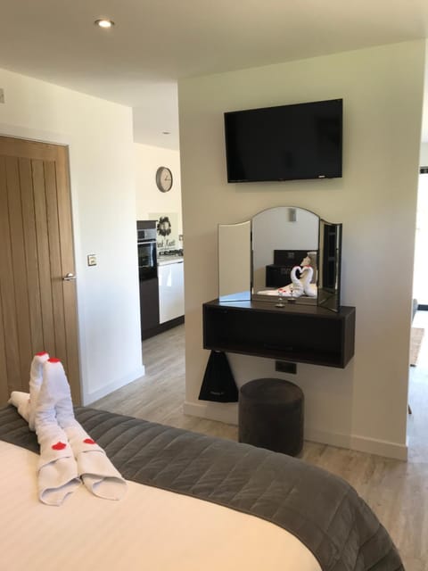 Parkknott Retreat Luxury Lodge with Private Hot Tub Apartment in Barrow-in-Furness District