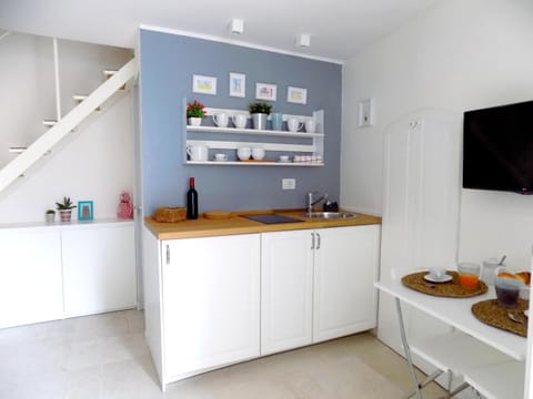 Coffee/tea facilities, Kitchen or kitchenette