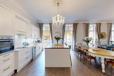 Living room, Lounge or bar