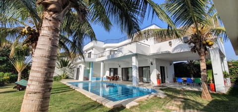Property building, Swimming pool, Swimming pool