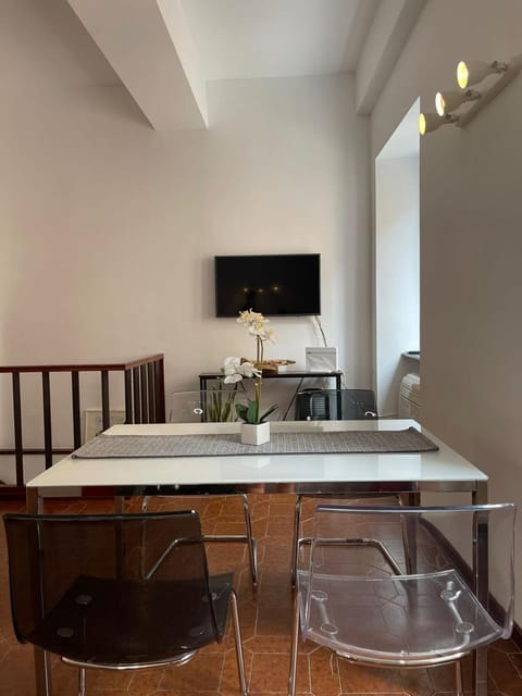 TV and multimedia, Living room, Dining area