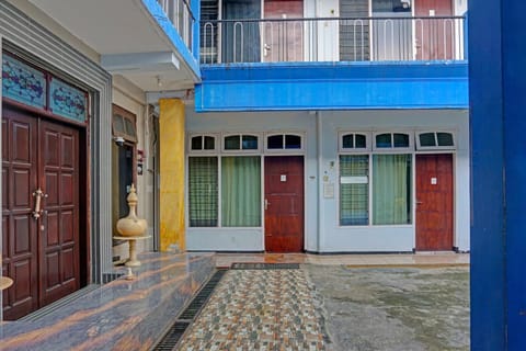 Facade/entrance