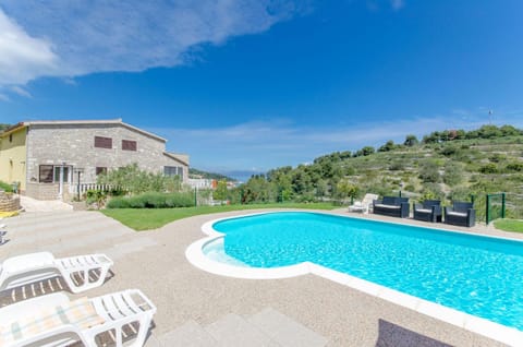 Facade/entrance, Swimming pool