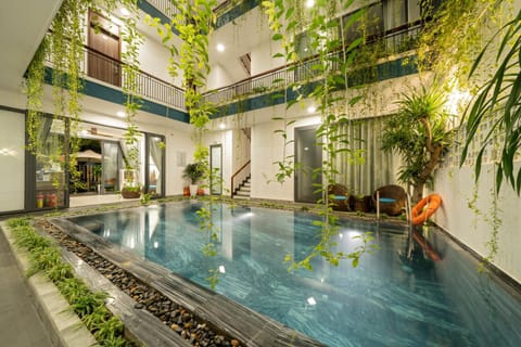 Property building, Swimming pool, Swimming pool