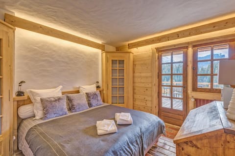 Property building, Winter, Bedroom