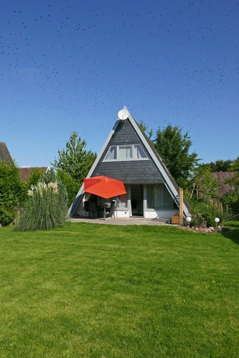 Property building, Day, Natural landscape, Garden
