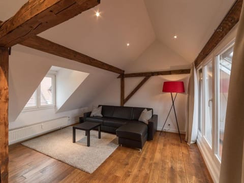 TV and multimedia, Balcony/Terrace, Living room, Seating area, Dining area