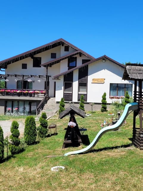 Property building, Day, Natural landscape, Garden view