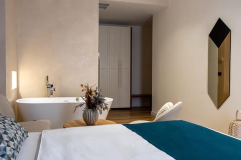 Bedroom, Bath