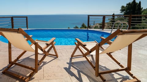 Natural landscape, View (from property/room), Balcony/Terrace, Pool view, Sea view, Swimming pool, sunbed