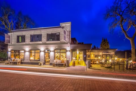 Property building, Restaurant/places to eat