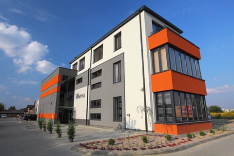Facade/entrance, Facade/entrance
