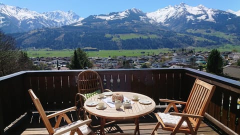 Spring, Natural landscape, View (from property/room), Balcony/Terrace, Dining area, Mountain view