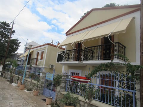 Property building, Balcony/Terrace