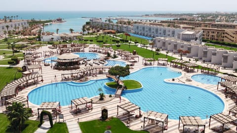 Bird's eye view, Beach, Pool view, Sea view, Swimming pool, sunbed