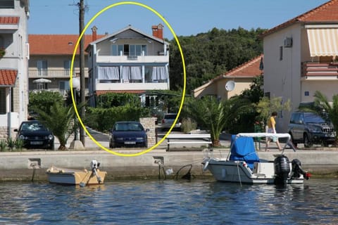 Property building, Facade/entrance, Off site