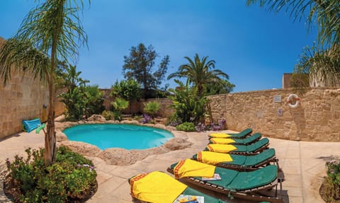 Garden view, Swimming pool, sunbed