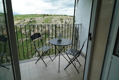 View (from property/room), Balcony/Terrace, Dining area