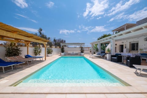 Patio, Day, Pool view, Swimming pool, sunbed
