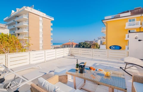 Patio, Day, Natural landscape, View (from property/room), Balcony/Terrace, Seating area, Dining area, Sea view, sunbed