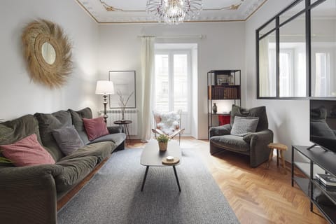Library, TV and multimedia, Living room, Other, Seating area, internet