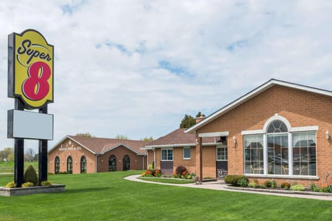 Property building, Day, On site, Time of day