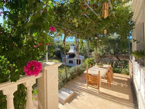 Patio, Day, Garden, Garden view