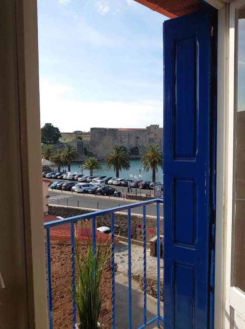 View (from property/room), Balcony/Terrace, City view, Sea view