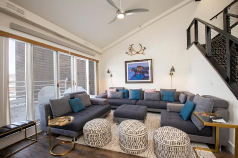Day, TV and multimedia, Living room