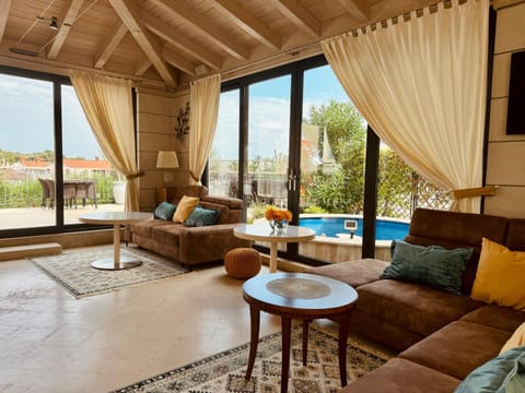 Communal lounge/ TV room, Internal: Not applicable to any particular room