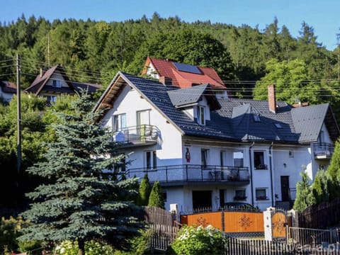 Property building, Day, Natural landscape, Mountain view