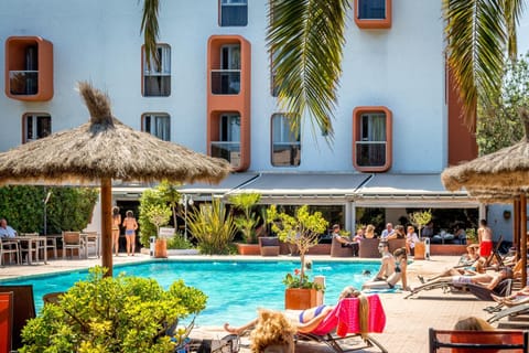 Swimming pool, Swimming pool
