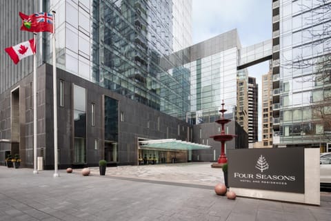 Property building, Facade/entrance, Decorative detail