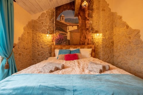 Bed, Photo of the whole room, Bedroom, Family