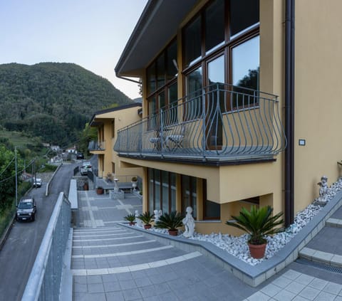 Property building, Natural landscape, View (from property/room), Balcony/Terrace, Mountain view, Street view
