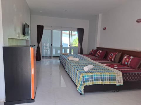 Khaolak Summer House 2 Resort in Khuekkhak